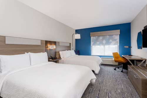 Holiday Inn Express & Suites Tampa Stadium – Airport Area by IHG