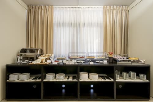 Hotel Executive, Breakfast area