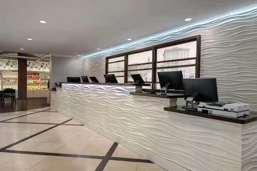 Fort Pontchartrain Detroit, a Wyndham Hotel, Lobby