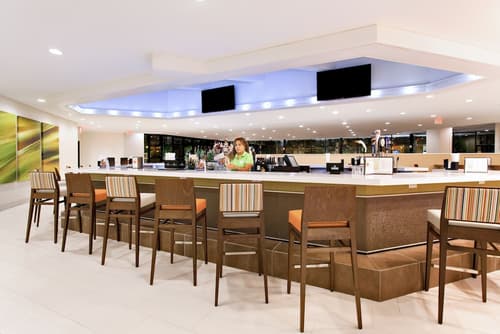 Holiday Inn Miami West - Airport Area by IHG, Bar (on property)