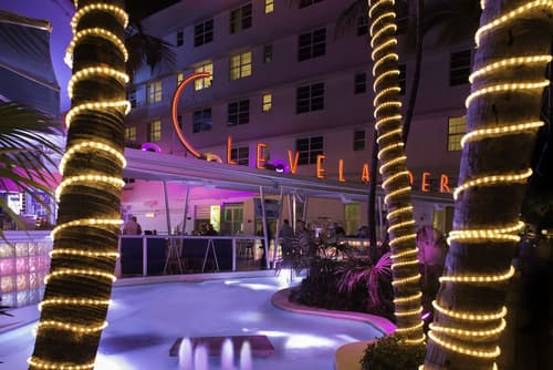 Essex House By Clevelander, Nightclub