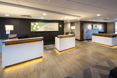 Holiday Inn Milwaukee Riverfront by IHG, Lobby