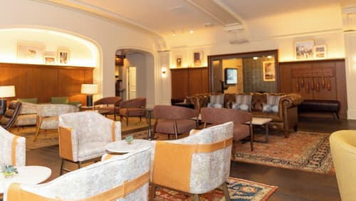 Harbor Court Hotel, Lobby lounge