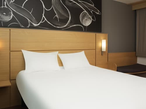 Ibis 3 Lacs Neuchatel Hotel, Room