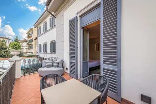 Palazzo Montebello, Terrace/patio