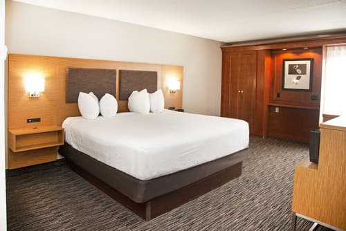 MainStay Suites Springfield IL, Room