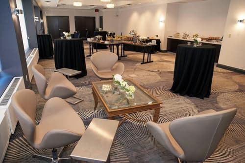 Courtyard by Marriott Downtown Toronto