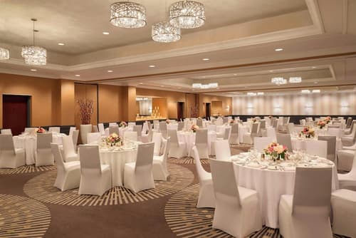 Courtyard by Marriott Downtown Toronto, Reception