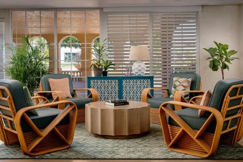 Inn of Naples, Tapestry Collection by Hilton, Lobby