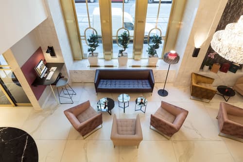 Hotel City Central, Lobby sitting area