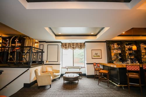 The Dunhill Hotel, Lobby sitting area