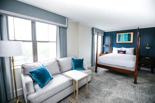 The Dunhill Hotel, Room