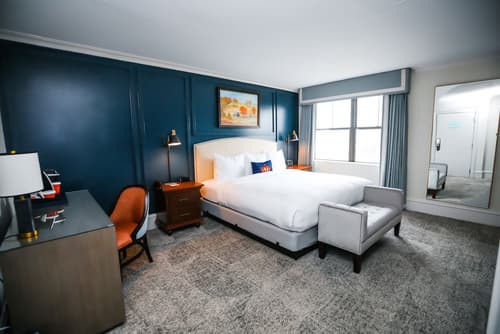 The Dunhill Hotel, Room