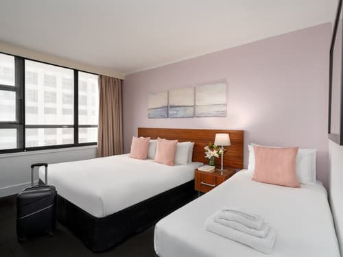 Park Regis City Centre, Room