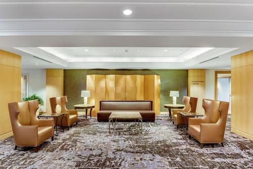 Hilton Los Angeles Airport, Lobby