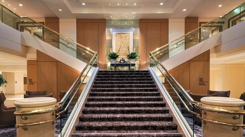 Hilton Los Angeles Airport, Lobby