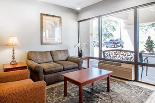 Quality Inn US65 & E. Battlefield Rd. Springfield, Lobby lounge