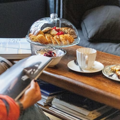 Hotel Paradis, Reception