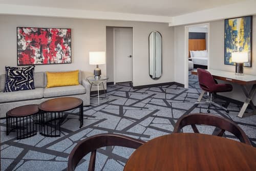 DoubleTree by Hilton Hotel & Suites Pittsburgh Downtown