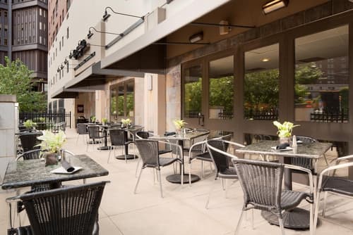 DoubleTree by Hilton Hotel & Suites Pittsburgh Downtown, Restaurant
