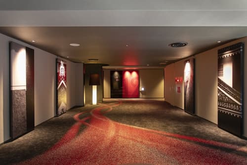 Cross Hotel Osaka, Lobby