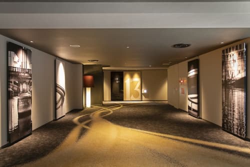 Cross Hotel Osaka, Lobby