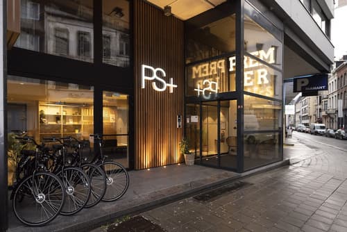 PREMIER SUITES PLUS Antwerp, Interior entrance