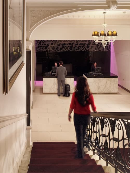 Thistle London Holborn, Lobby