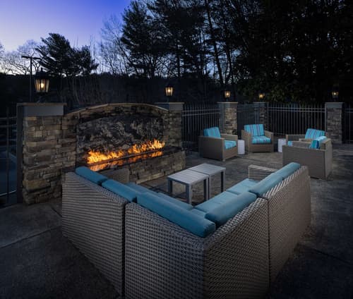 Hampton Inn Asheville-Tunnel Rd., Terrace/patio