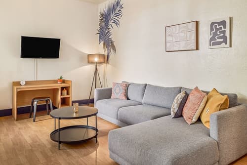 Freehand Miami, Room