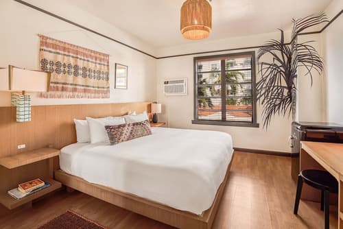 Freehand Miami, Room