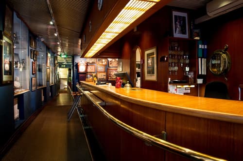 Lord Nelson Hotel, Reception