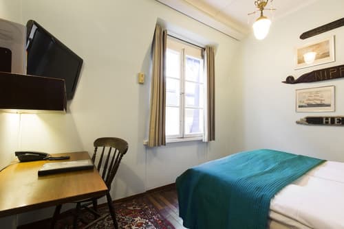 Lord Nelson Hotel, Room