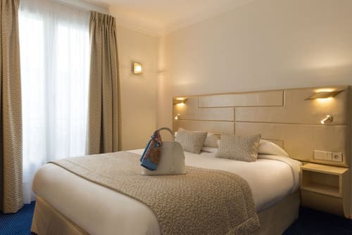 Atlantic Hotel, Room