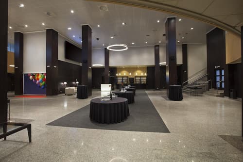 NH Pamplona Iruña Park, Lobby