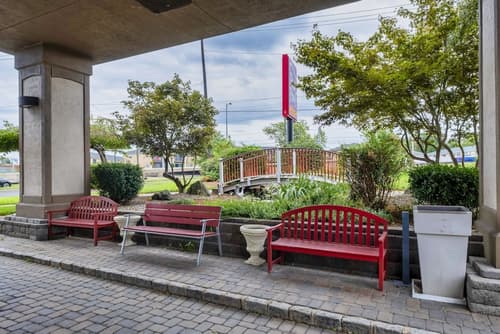 Red Roof PLUS+ Woodbridge - Carteret