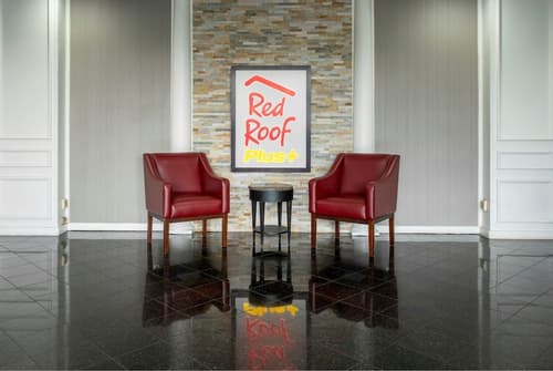 Red Roof PLUS+ Woodbridge - Carteret