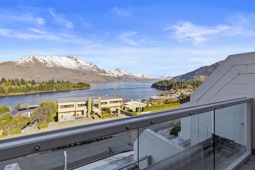 Copthorne Hotel & Apartments Queenstown Lakeview, Terrace/patio