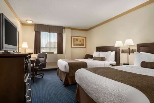 Days Inn & Suites by Wyndham Sault Ste. Marie ON, Room