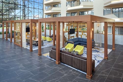 DoubleTree by Hilton Hotel Newark Airport, Lobby