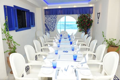 Hilton Alexandria Corniche, Restaurant