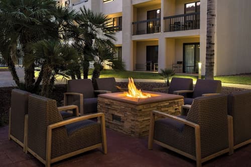 Courtyard By Marriott Palm Springs, Terrace/patio