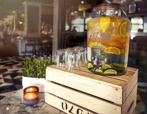 Carlton Square Hotel, Lobby lounge