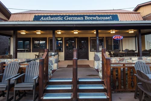 Wild Bear Inn, Food and drink