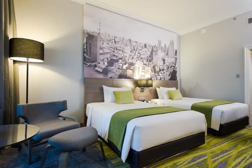 Holiday Inn Bangkok Silom by IHG