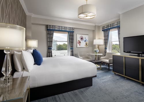 Fairmont Empress, Room