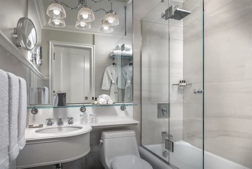 Fairmont Empress, Room