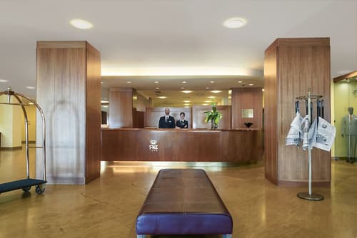 Royal Continental Hotel Naples, Reception