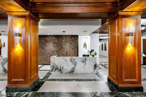 Hotel Fort Des Moines, Curio Collection by Hilton, Reception