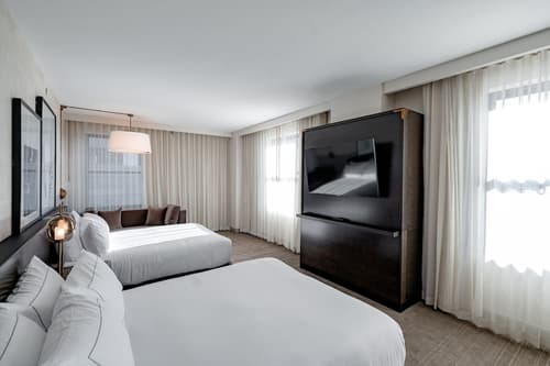 Hotel Fort Des Moines, Curio Collection by Hilton, Room